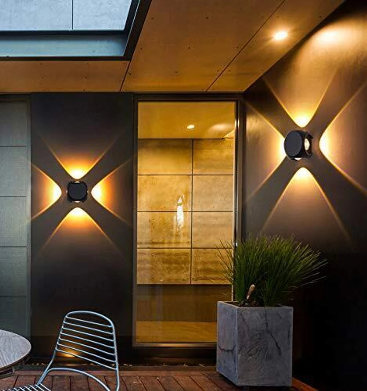 4 Way Outdoor Wall Light (Warm White)